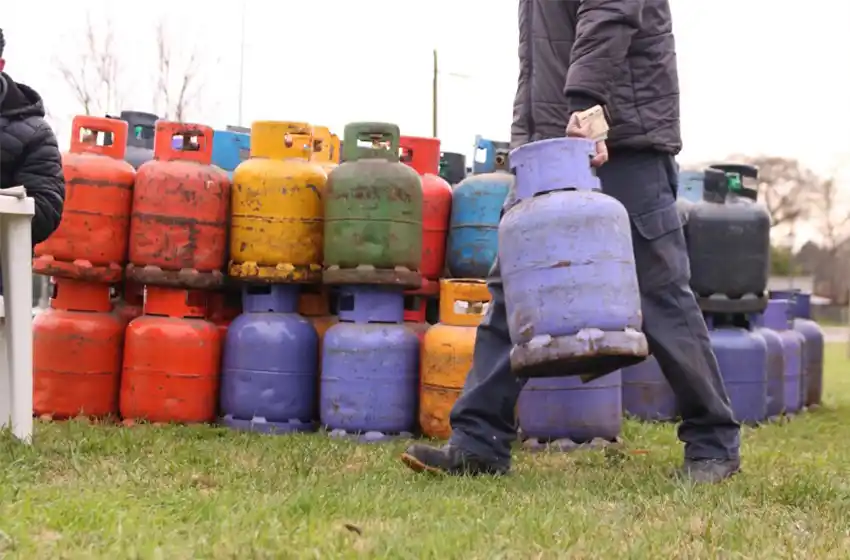 Los subsidios a usuarios de garrafas subirán un 4% por mes hasta septiembre