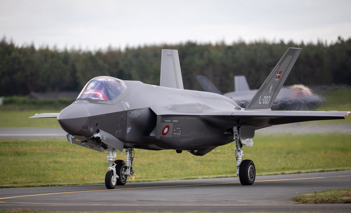 Llegaron los primeros cuatro F-35 a Dinamarca, para reemplazar a sus F-16 Fighting Falcon