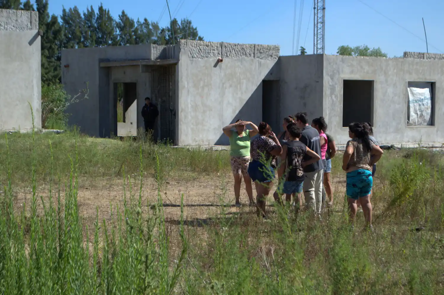 RÍO TALA USURPACIÓN 25 VIVIENDAS MÓVIL