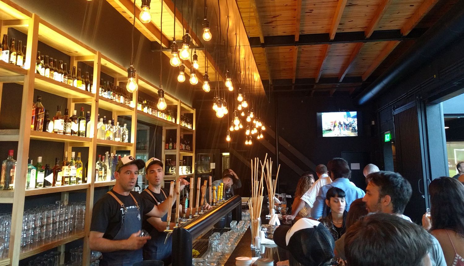 Cervecería Tandilia inauguró su bar fábrica, el primero de la ciudad