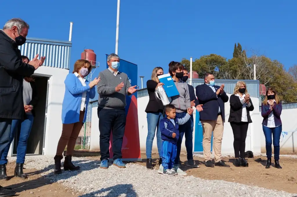 Entregaron viviendas a 13 familias de Villa Gobernador Gálvez