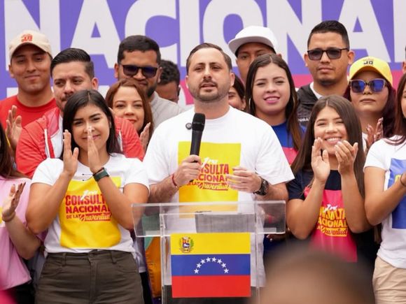 Jóvenes comenzaron campaña de proyectos para la Consulta Popular del 27Jul