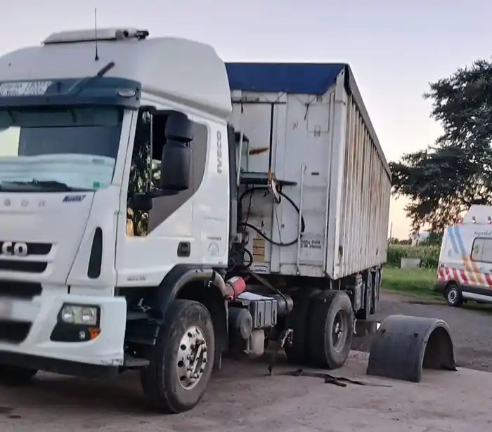 Un choque entre un utilitario y un camión en Ruta 34 dejó importantes complicaciones en el tránsito