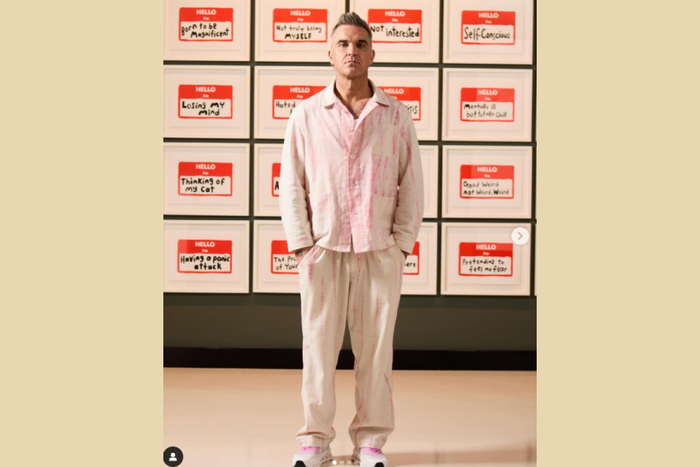 Robbie Williams, presenta su obra en Barcelona