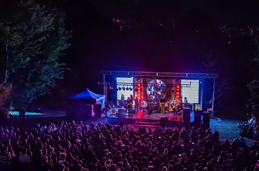 Prisma: la experiencia Pink Floyd en Villa Victoria