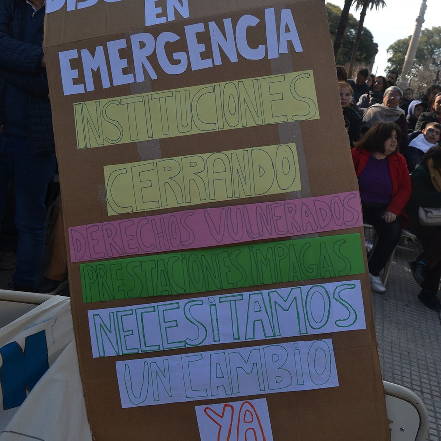 Lucecitas se manifestó ante una crisis que pide soluciones urgentes