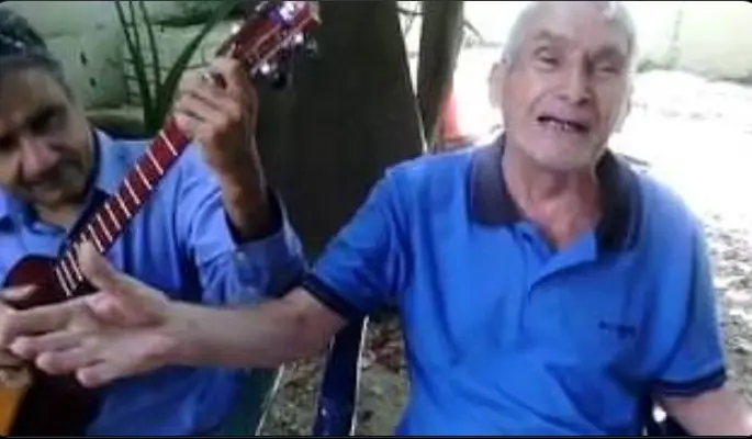 Muere Emilio Arvelo, la voz de la noche tan preciosa