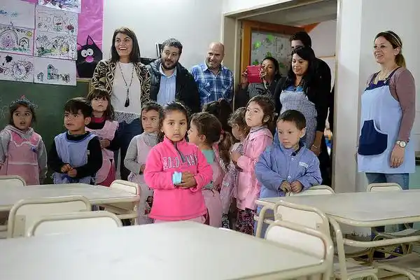 El jardín de infantes N°903 de Benavídez recibió nuevo mobiliario para sus aulas
