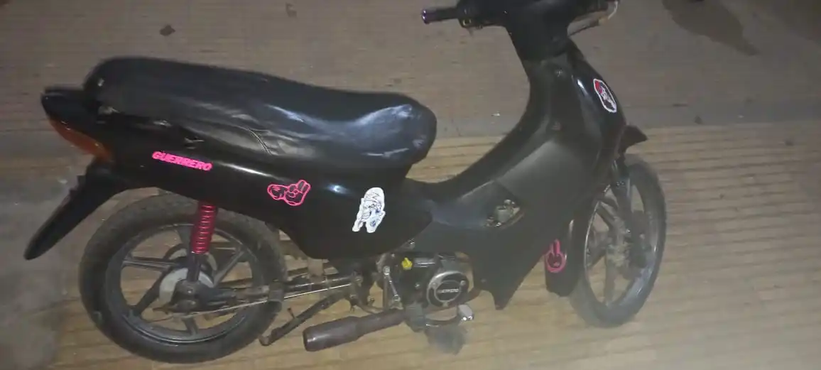La motocicleta fue incautada y trasladada a sede policial.