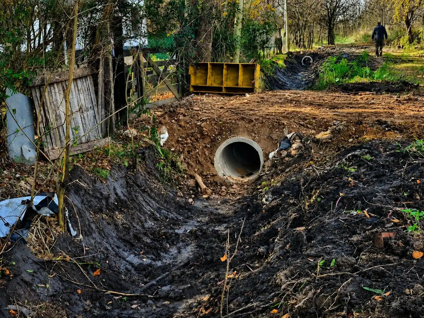 Realizaron tareas de limpieza y obras de drenaje en el Camino de la Costa