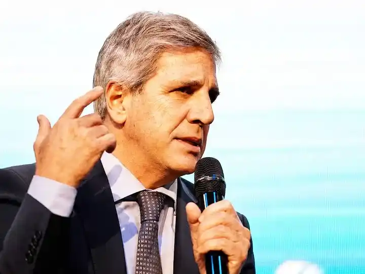 El Gobierno renovó la totalidad de los vencimientos de deuda en pesos