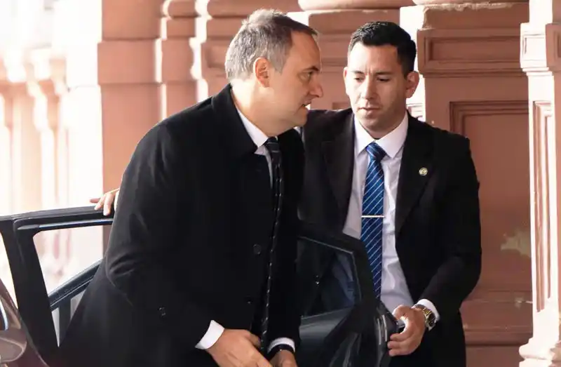 Adorni se pone como plazo el 15 de junio para presentar su declaración jurada y planifica ir al Senado en agosto