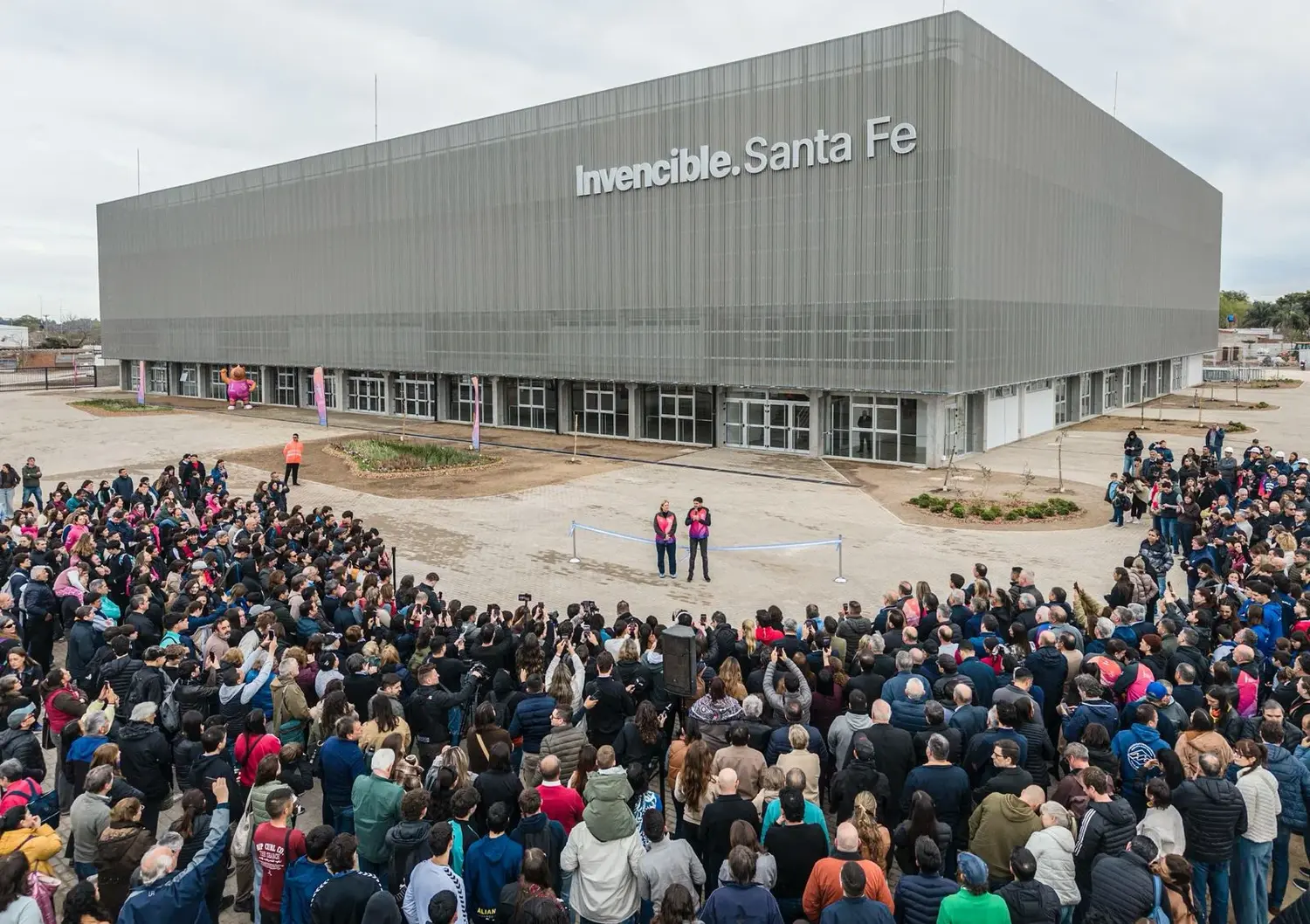 Pullaro inauguró el Invencible Santa Fe en la capital provincial