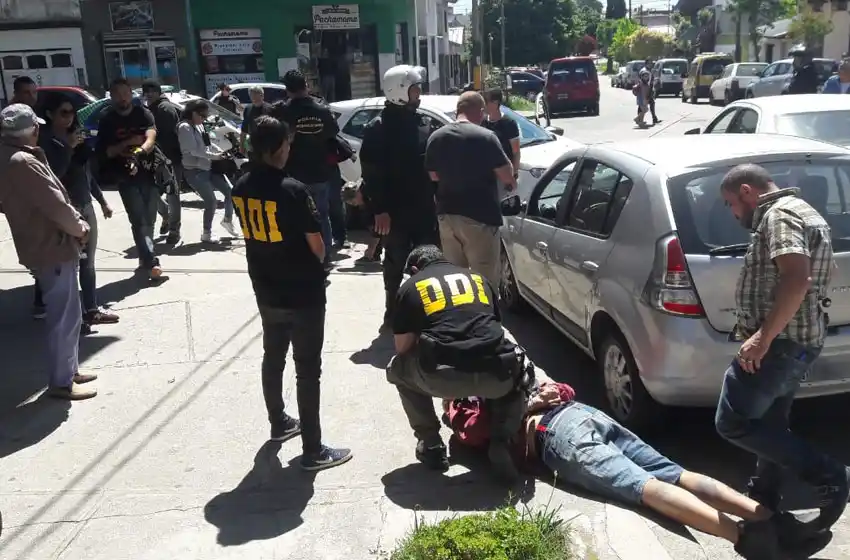 Aprehendieron a un joven por extorsionar a un matrimonio