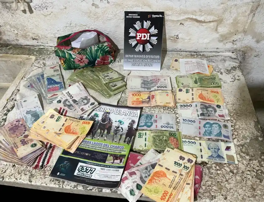 Parte de lo secuestrado en uno de los allanamientos. Foto: PDI