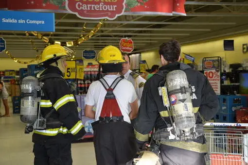 Campana: Explosión en depósito de Carrefour