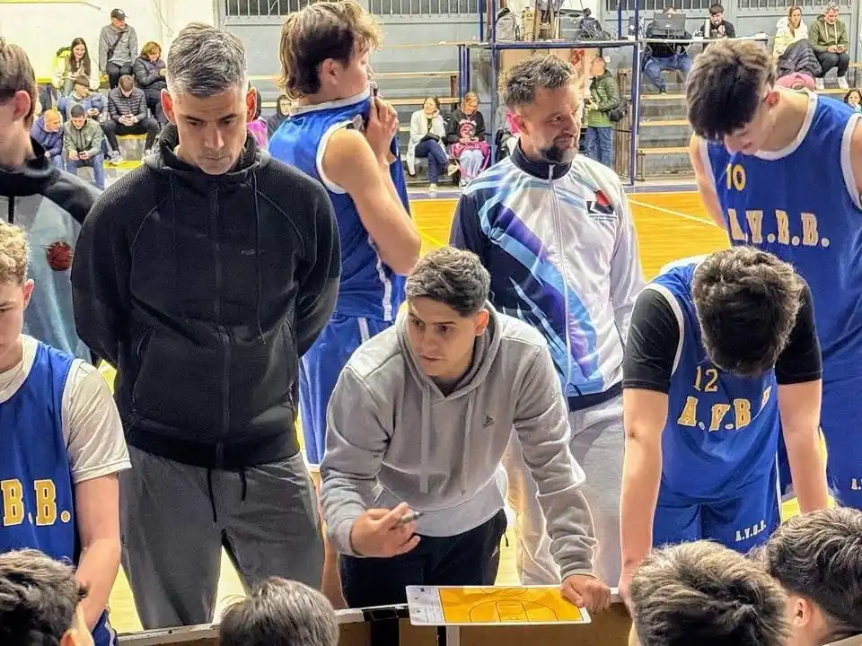 Con la conducción nuevamente de Enzo Guzmán (subcampeón del Interasociaciones Sub15 2025 en Venado Tuerto), la Venadense va por el campeonato en Marcos Juárez.