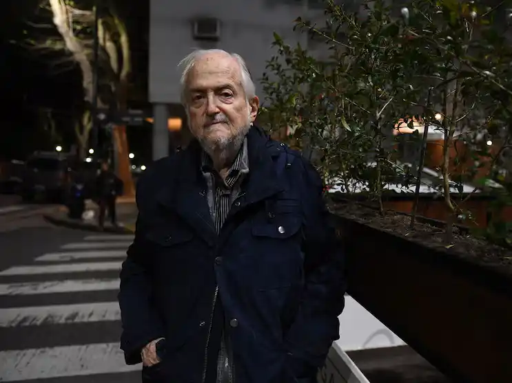 Murió Daniel Divinsky, el editor que transformó la cultura argentina y llevó a Mafalda al mundo