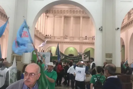 Trabajadores del Bapro llevaron escrito a la Corte contra la reforma jubilatoria