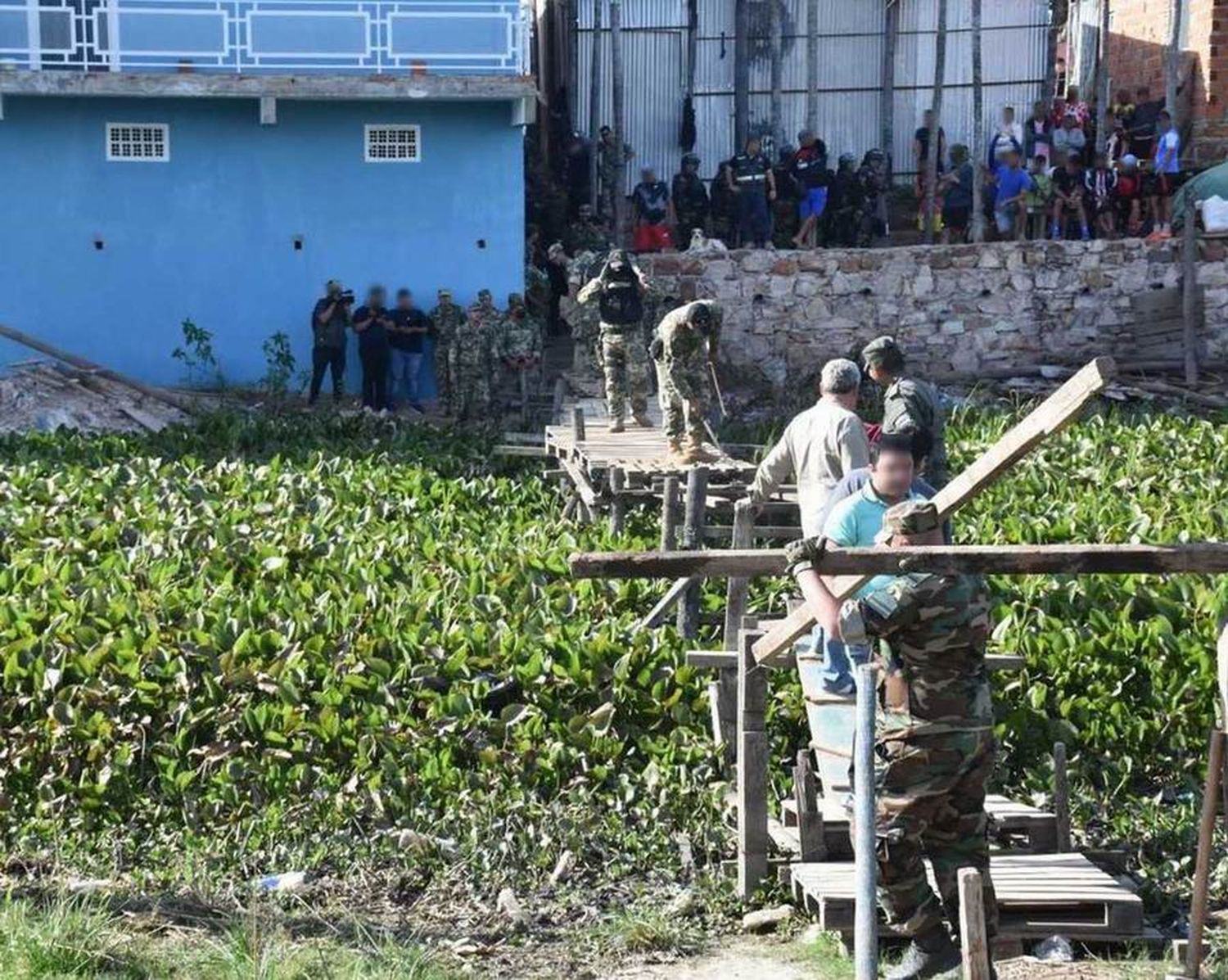 Gendarmería destruyó 6 puentes 
clandestinos sobre el río Pilcomayo