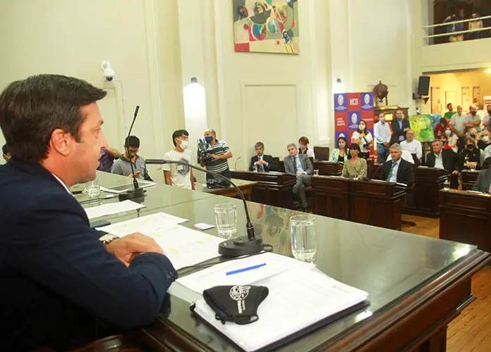Rojas convocó a la oposición para saldar “deudas históricas”