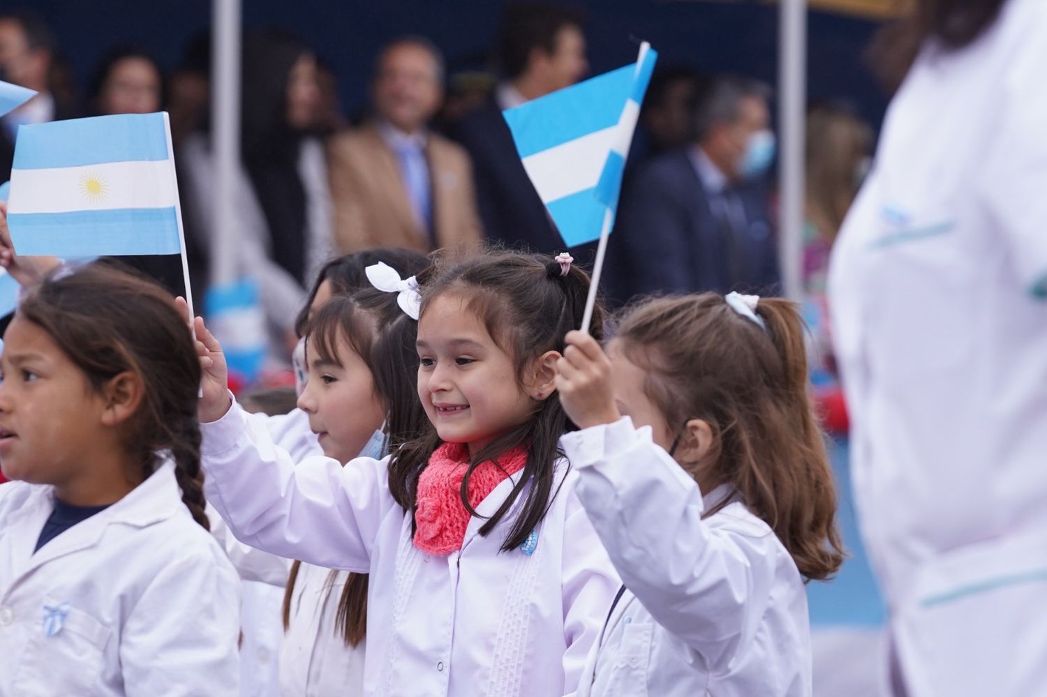 ¿Se traslada el feriado por el Día de la Revolución de Mayo?