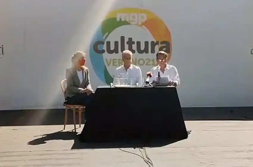 Se acabó el misterio: el médico Mario Magrini es el autor de la estatua emplazada en Playa Chica