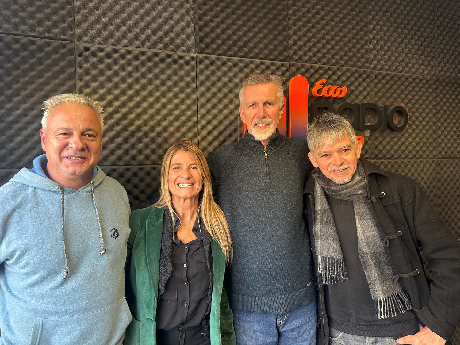 En Ecos Radio. Silvina Besoin y Rubén del Muro con los conductores de “Punto de Vista”, Gustavo Nicolás y Hugo Möller