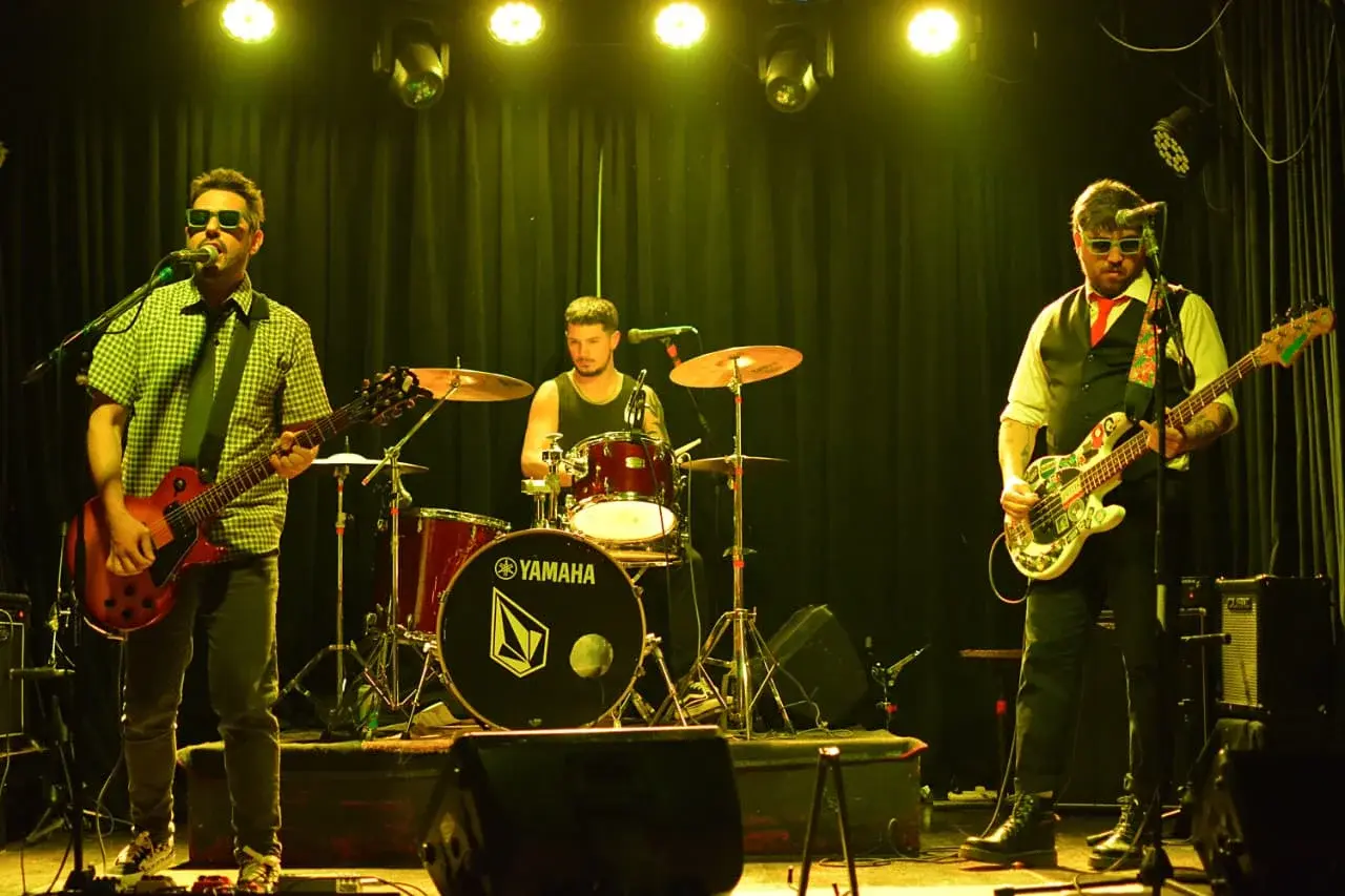 Mr. Portland. Trío necochense de post-punk