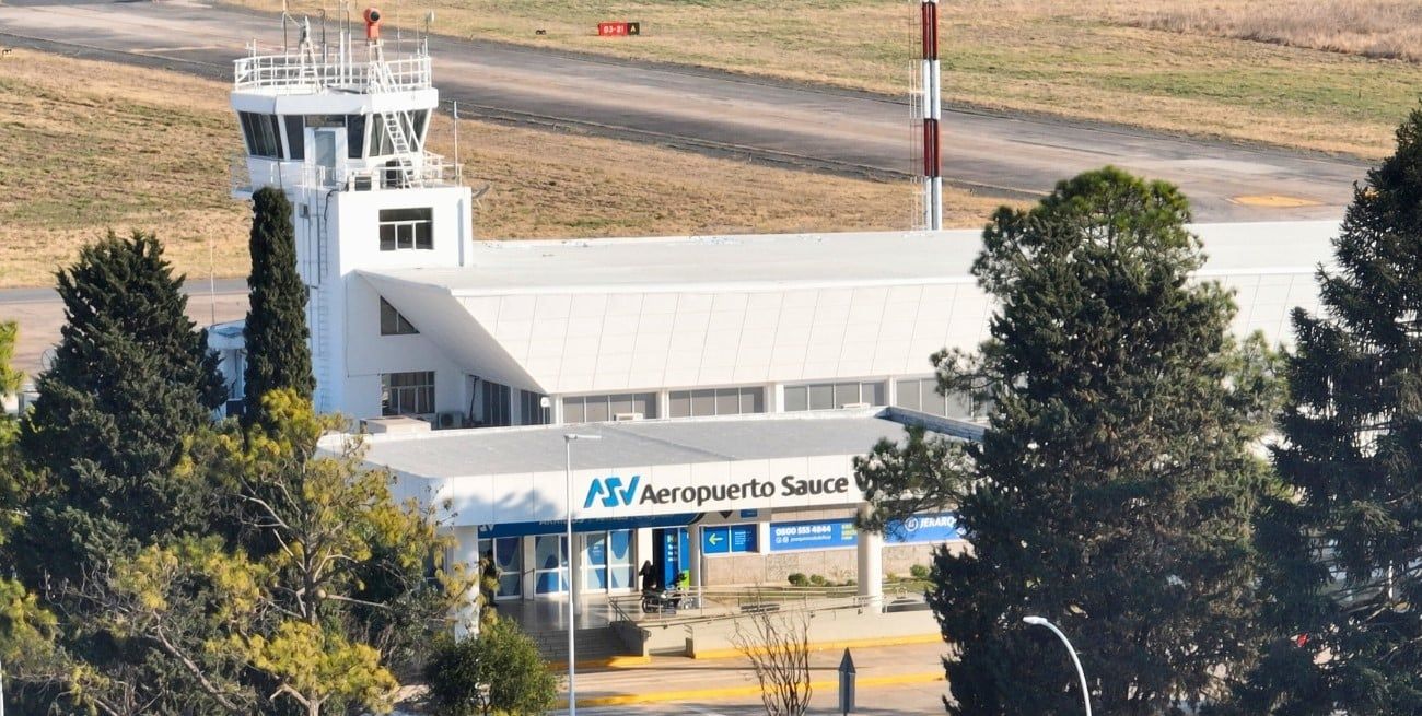 Ya apartaron a los controladores aéreos de Sauce Viejo, tras la “quedada dormida el jueves”
