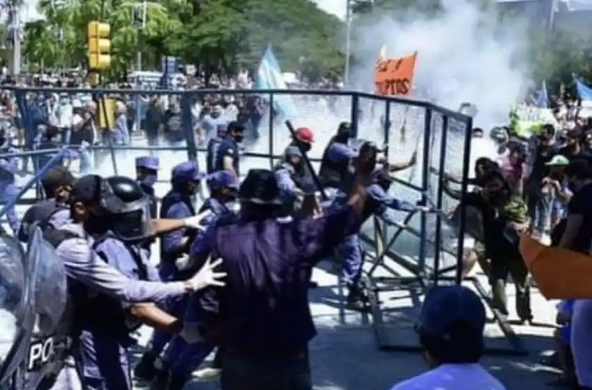 Disturbios y protesta en Formosa: vecinos enfurecidos tras volver a fase 1 de la cuarentena