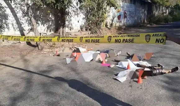 ¡GUERRA ENTRE BANDAS! Aparecen cinco muertos en carretera Panamericana