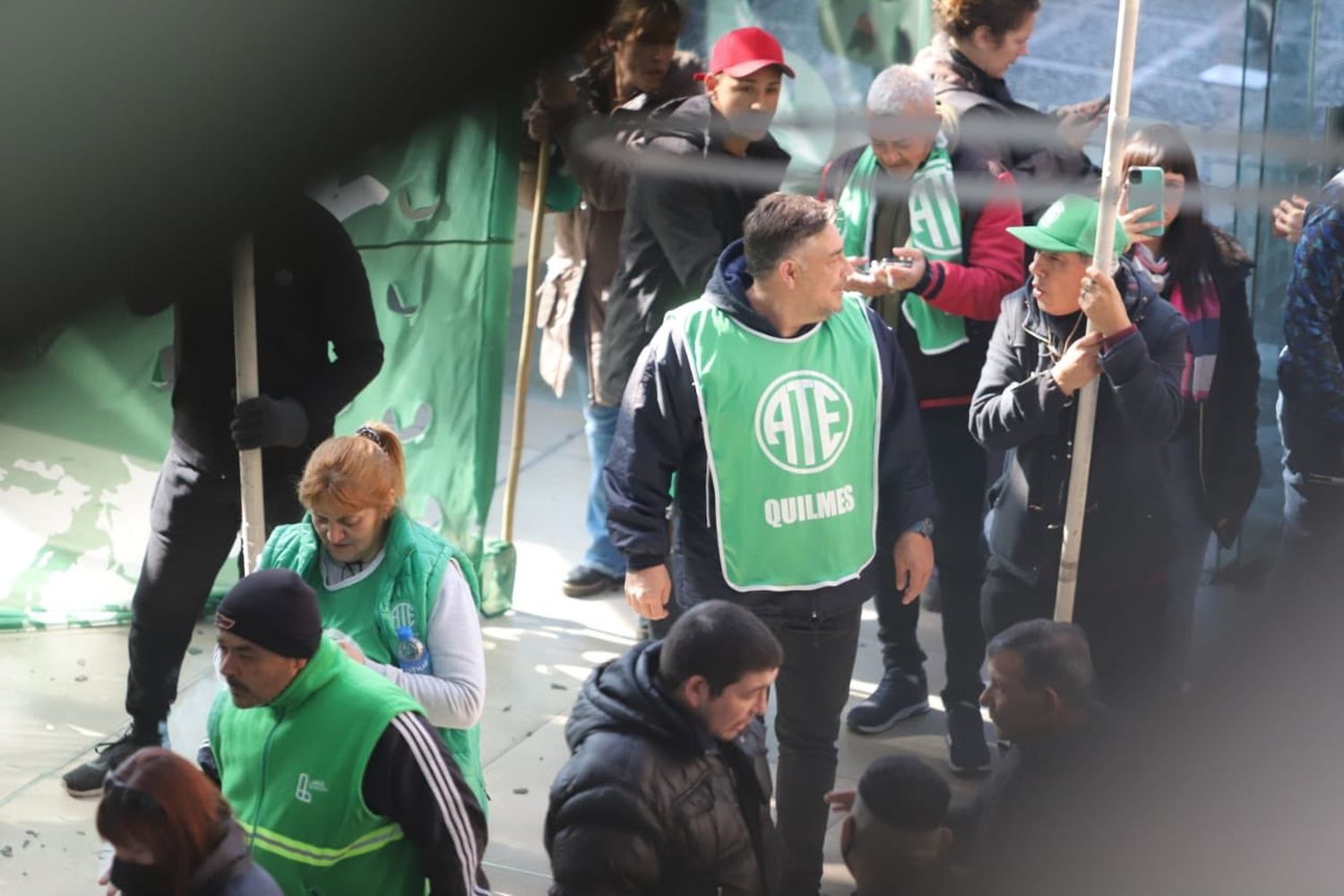 Lanús: Sindicalistas ingresaron por la fuerza a la municipalidad 
