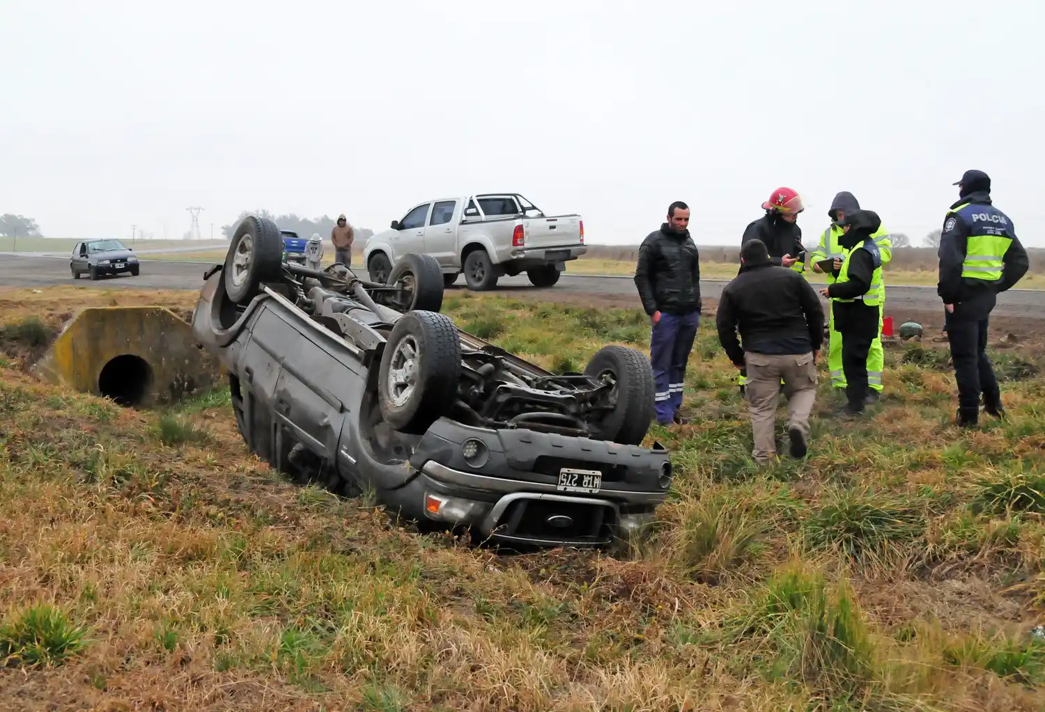 Volcó una camioneta y sus ocupantes salieron ilesos