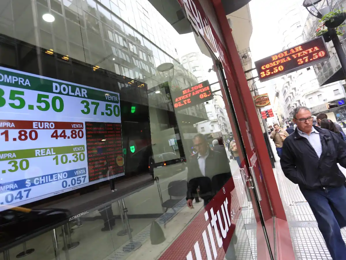 El dólar finalizó la semana con tendencia negativa: cerró a $37,60