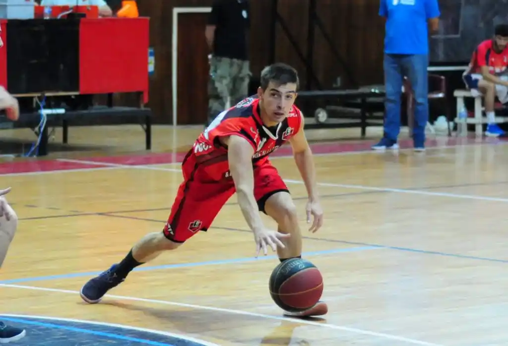 Tandil debuta ante el local