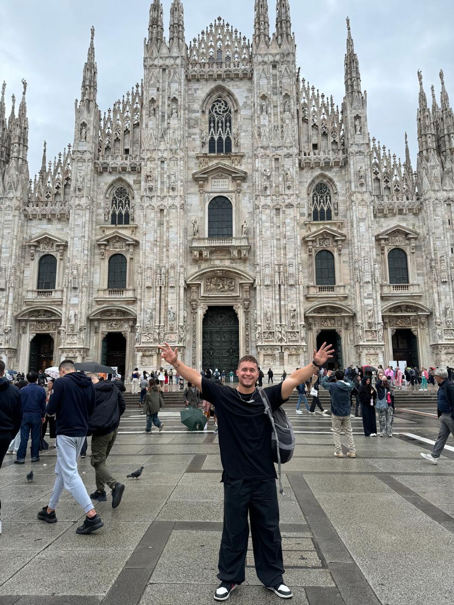 Junto al Duomo de Milán