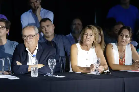 Lunghi participó de un encuentro de intendentes con el gobernador Kicillof