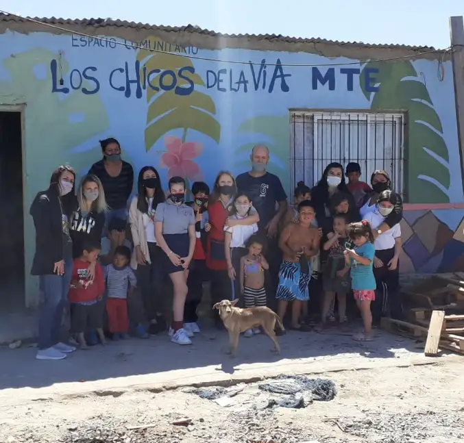 Los Chicos de la Vía funciona desde 2019.