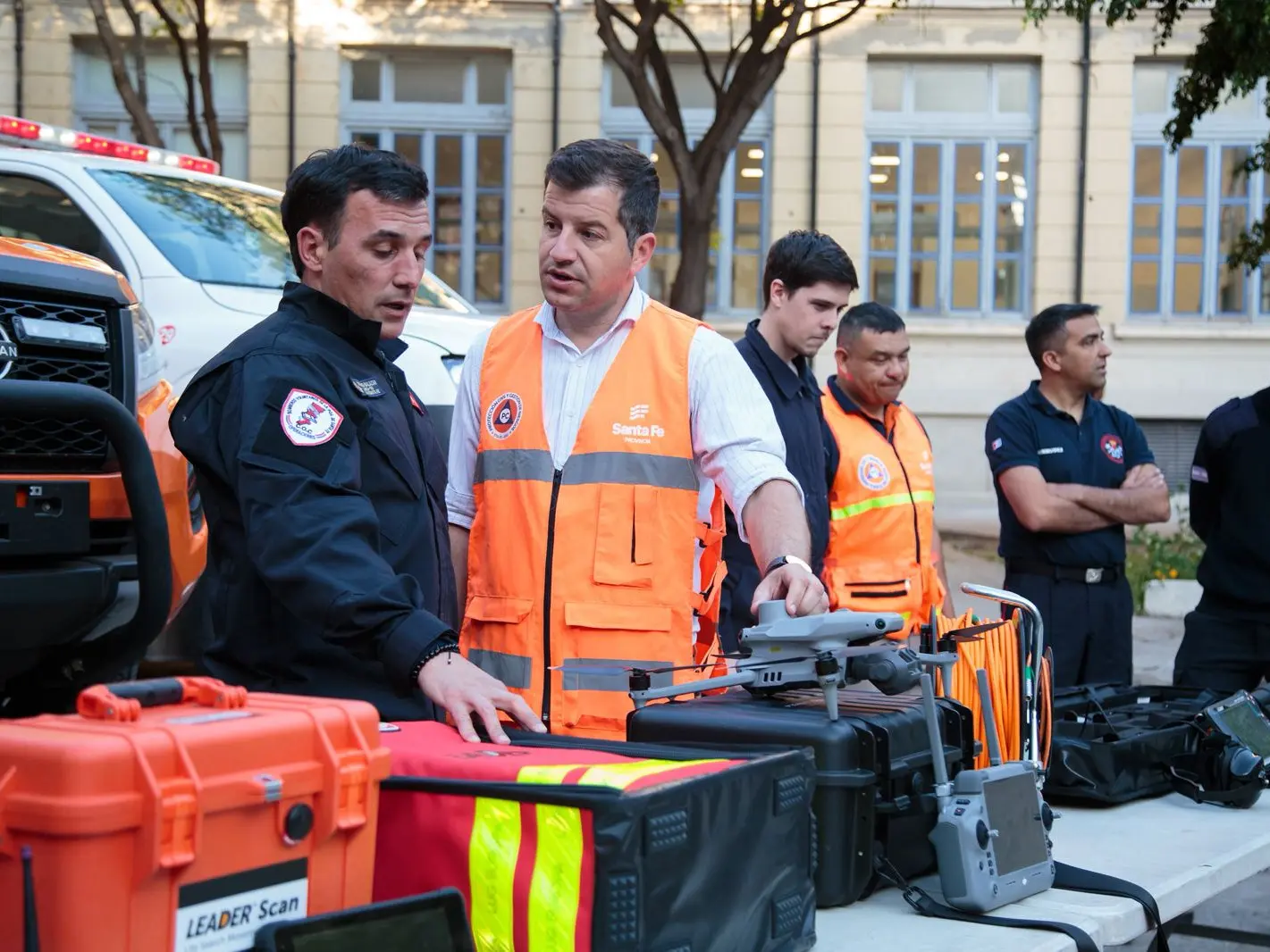 Santa Fe envió bomberos voluntarios a Chubut para asistir en la búsqueda de la pareja de jubilados desaparecida.