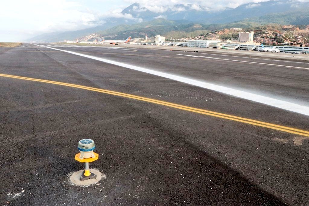 Varias compañías suspenden sus vuelos entre Caracas y Cancún