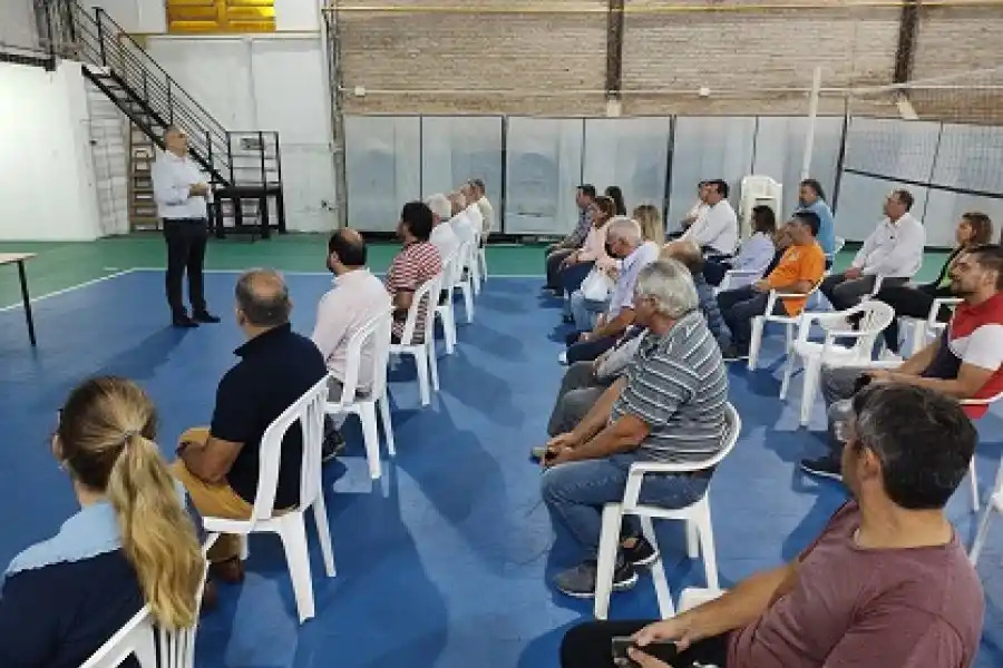 Calvo entregó aportes a instituciones de la ciudad