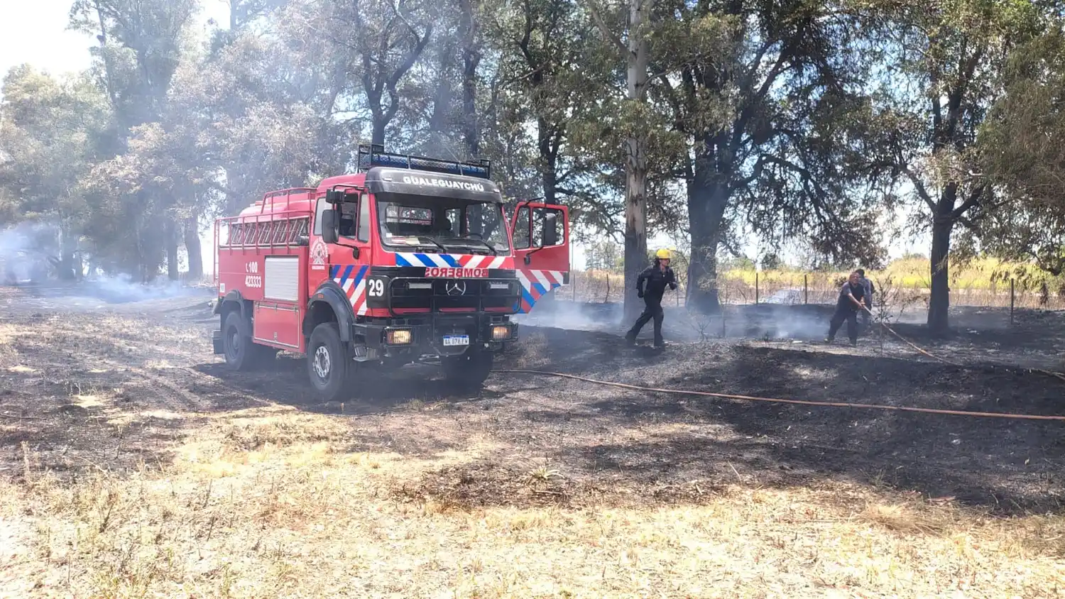 El calor tuvo a maltraer a los bomberos en la ciudad: se desataron varios incendios de terrenos