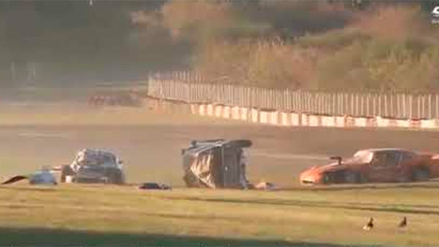 Video: Murió un auxiliar por tremendo accidente en el autódromo de Buenos Aires