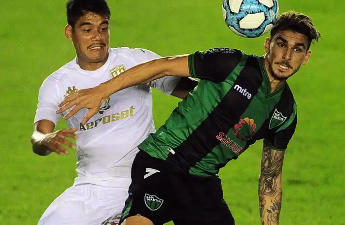 Racing venció por penales a San Martín y pasó a octavos