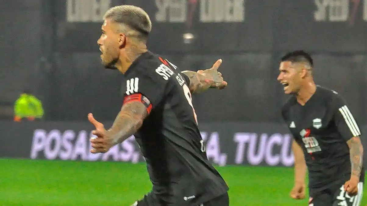 Céliz festeja el único gol.
