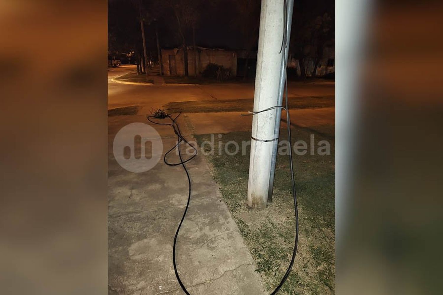 Salieron a buscar a una menor que se fugó de la casa y terminaron atrapando a un ladrón de cables