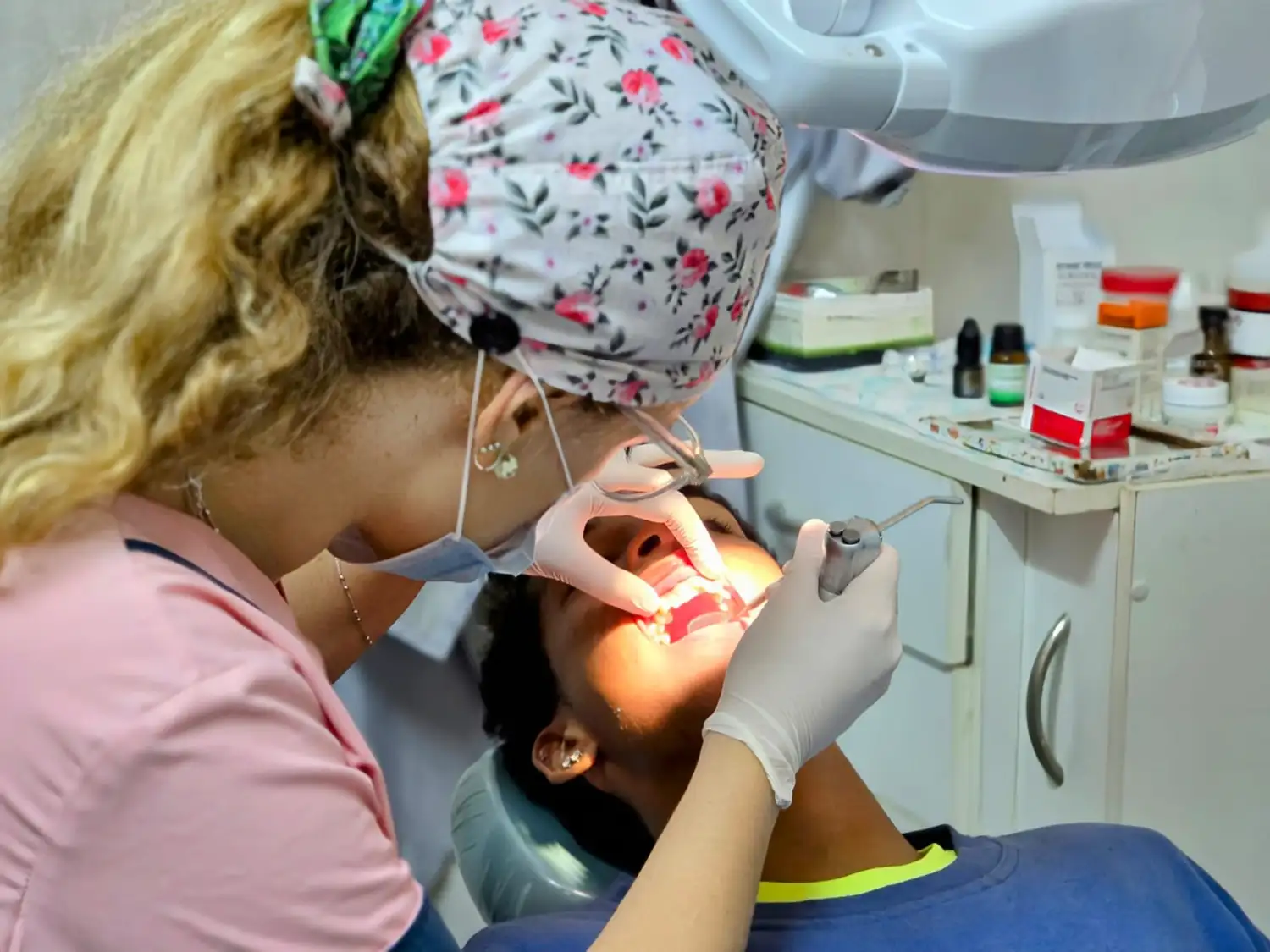 El servicio de odontología del centro de Salud Villa Aguirre funciona de martes a viernes, en el horario de 8 a 14, con turno asignado.
