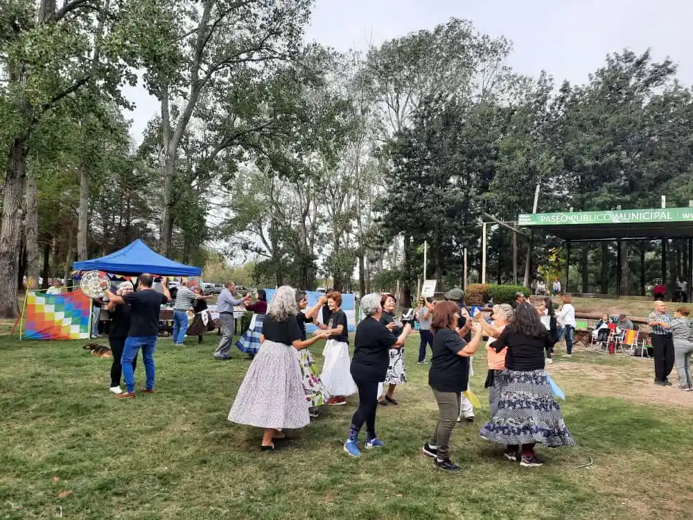 Exitosa clase abierta de folklore