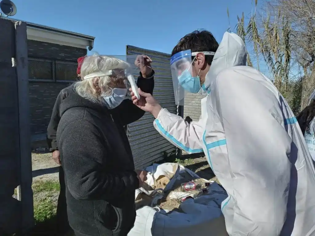 Argentina superó los 300 mil casos y ayer hubo 235 fallecidos